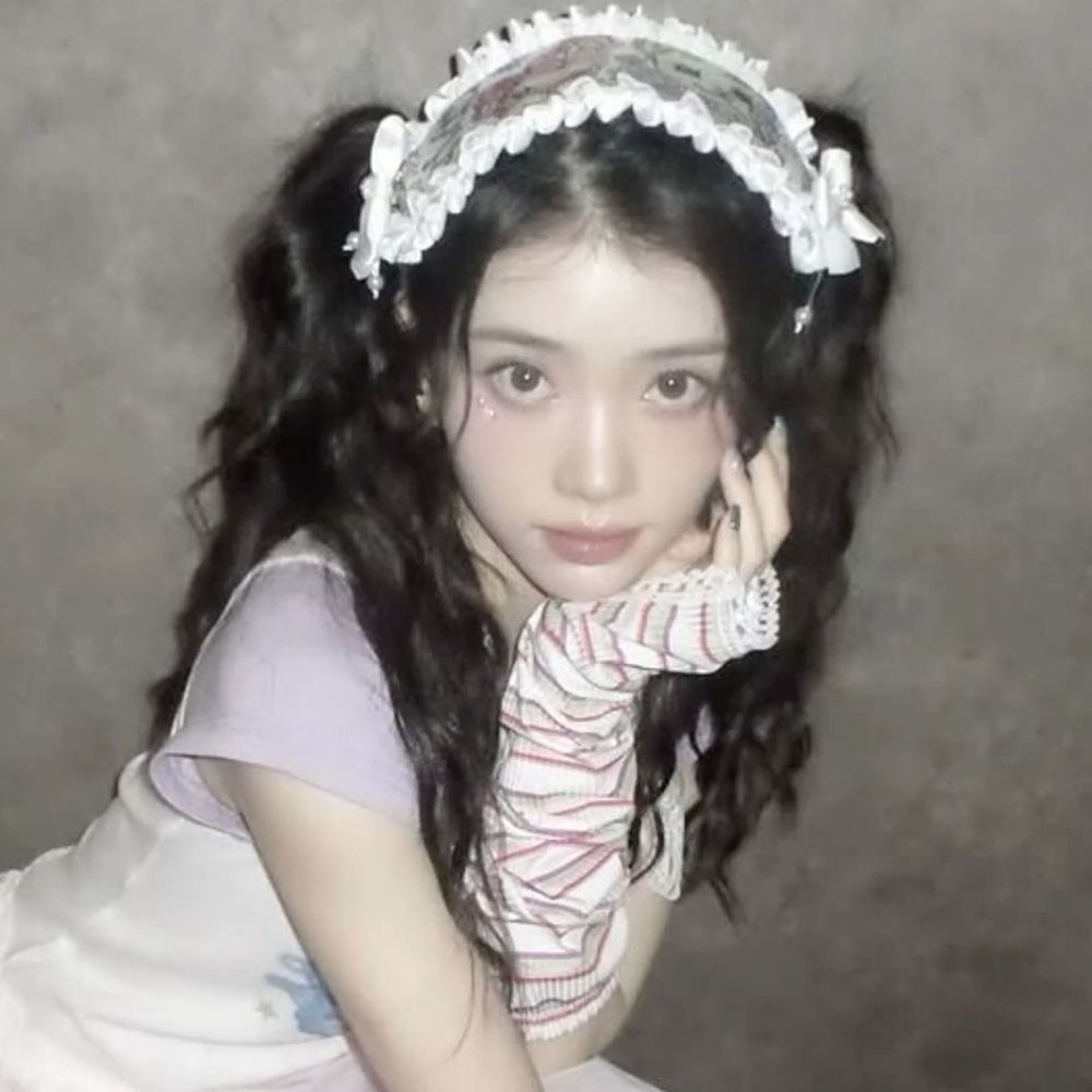 elly .ᐟ ⁺ ˖ ࣪ ♡