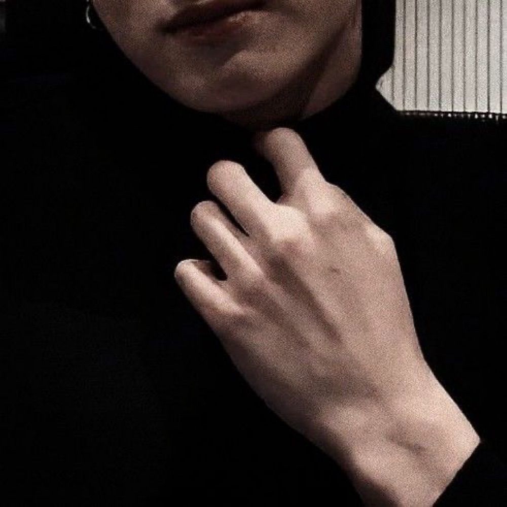 𝐇adriel.