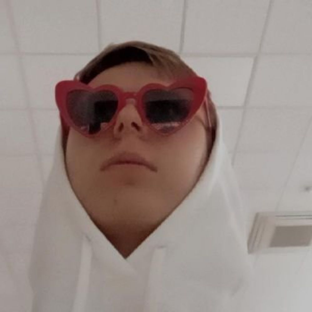 ✞