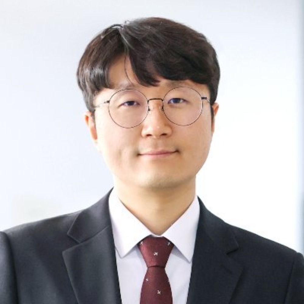 Dongil Lee