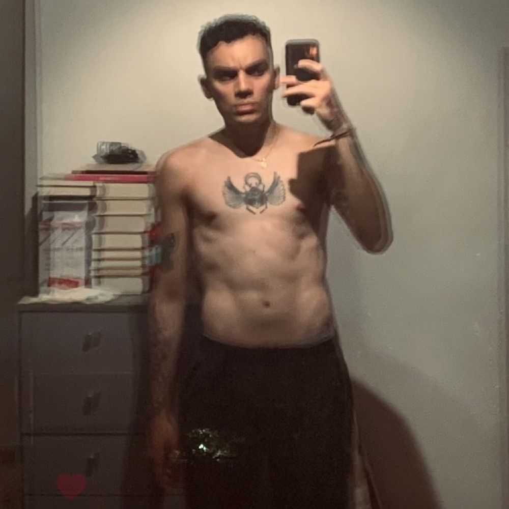 F 🦋