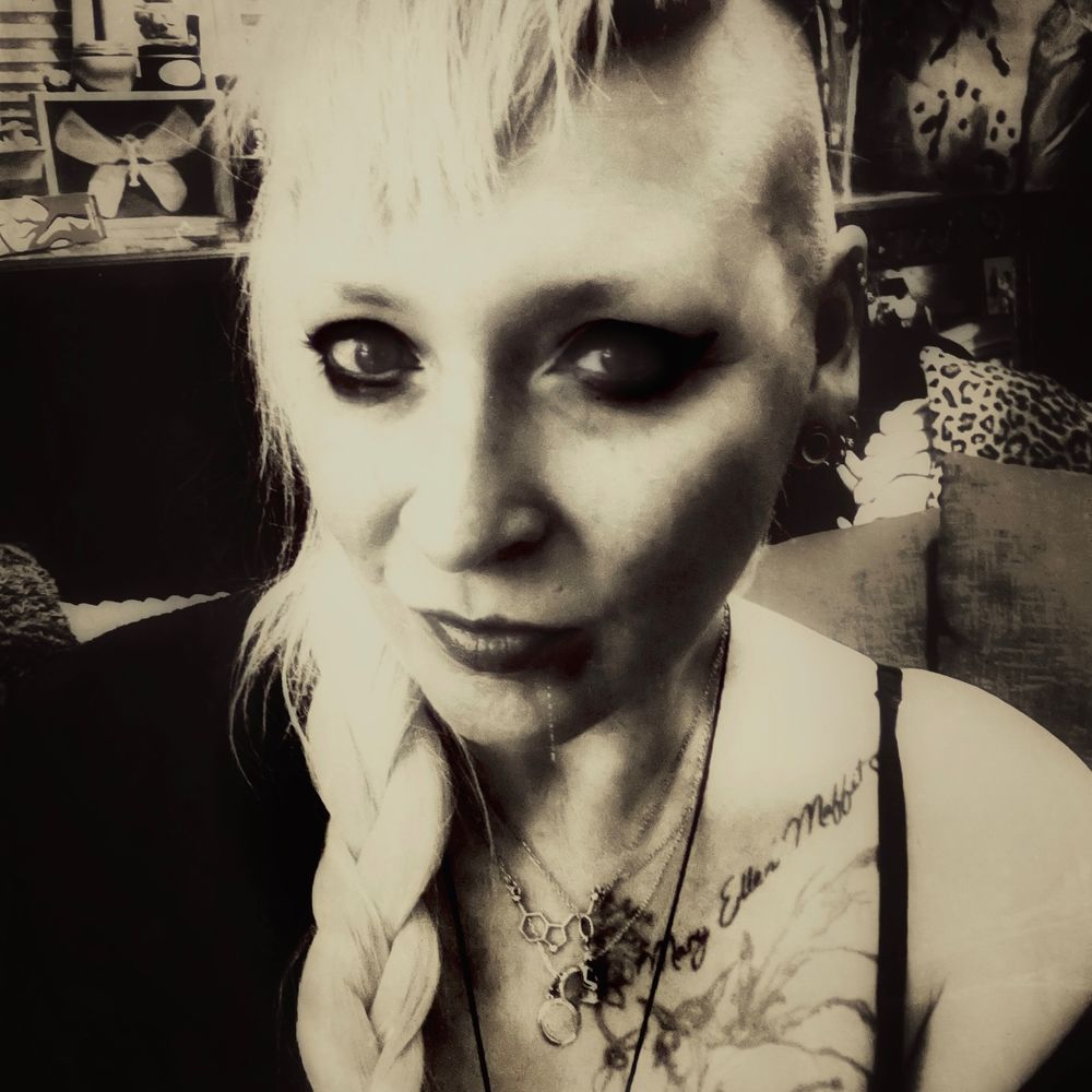 Donna Lynch