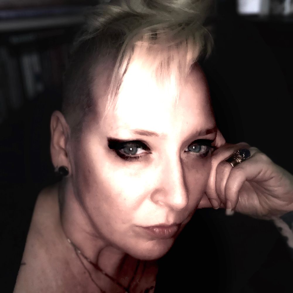 Donna Lynch