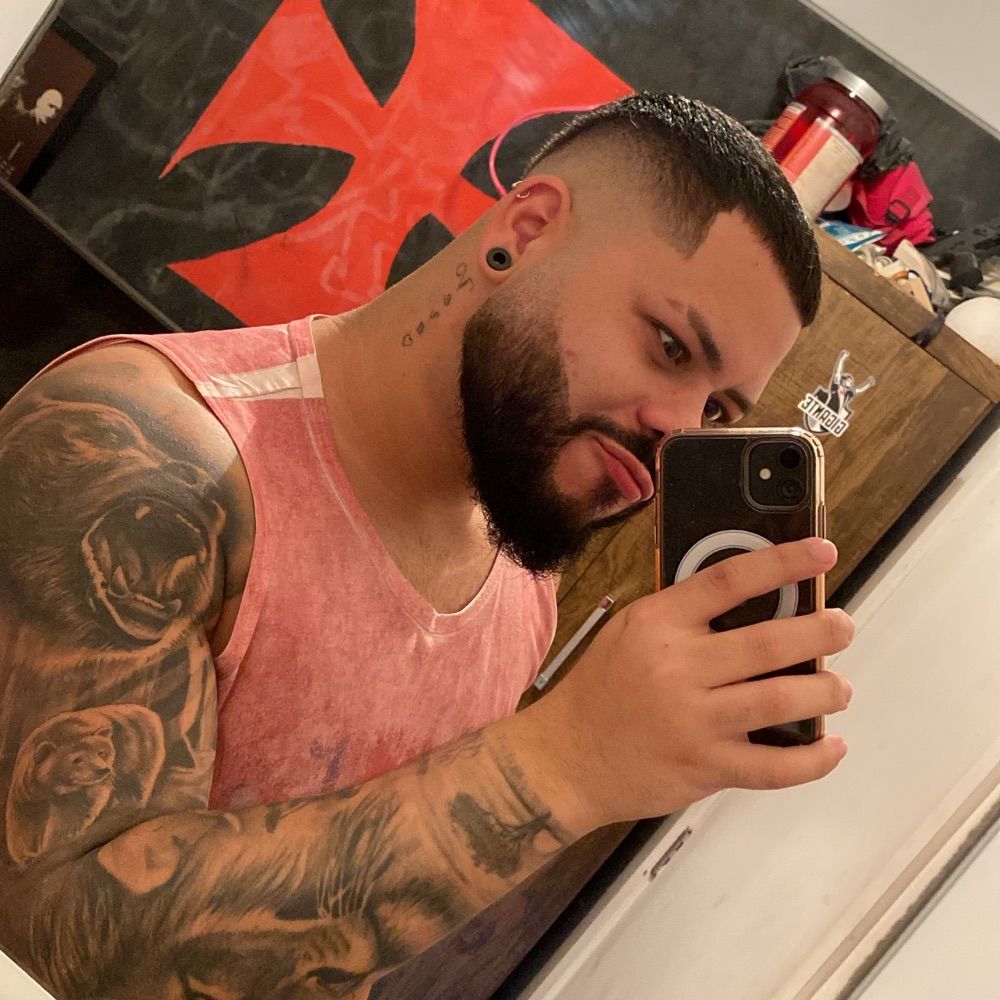 M.V 🐼