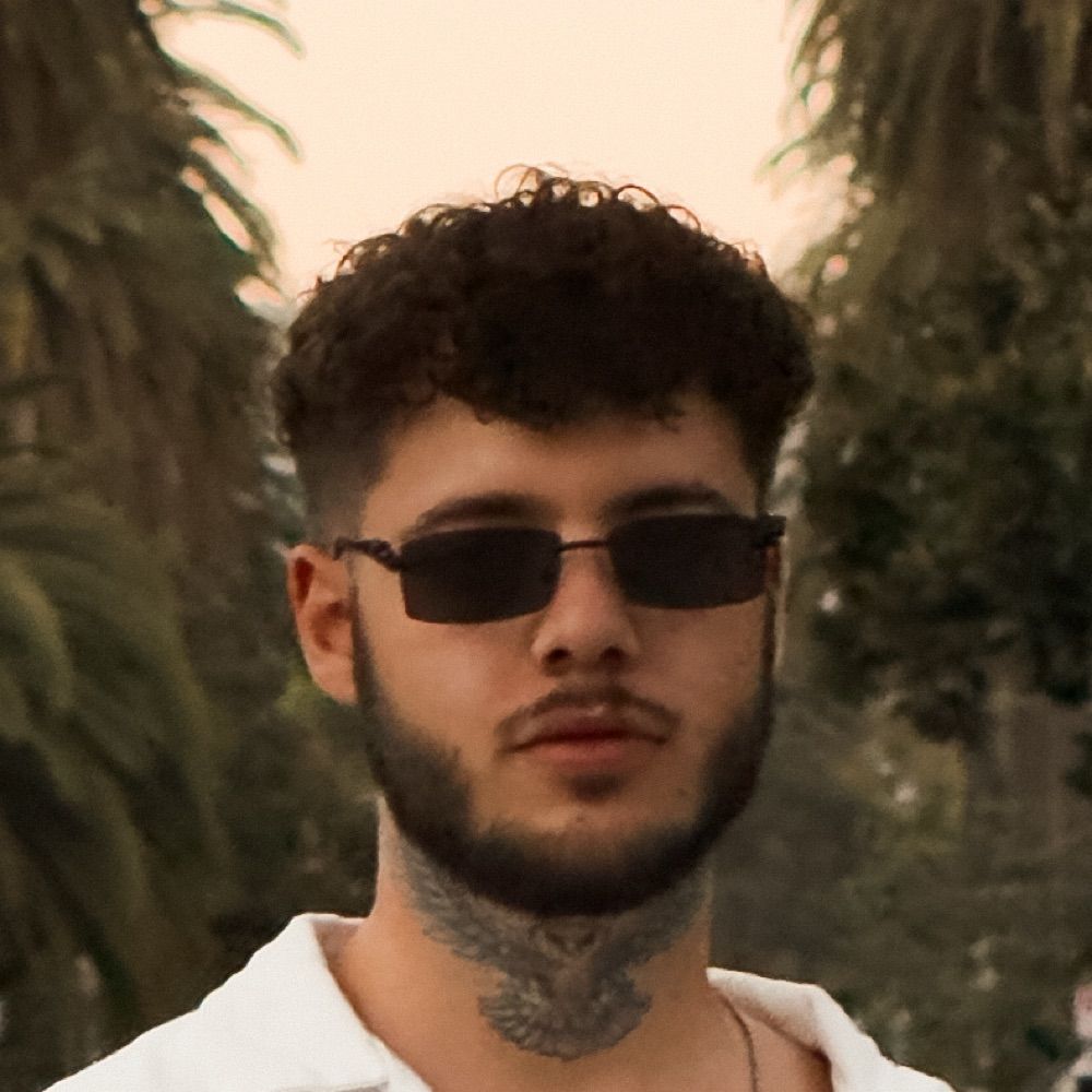 Adam Falconieri 🇮🇹