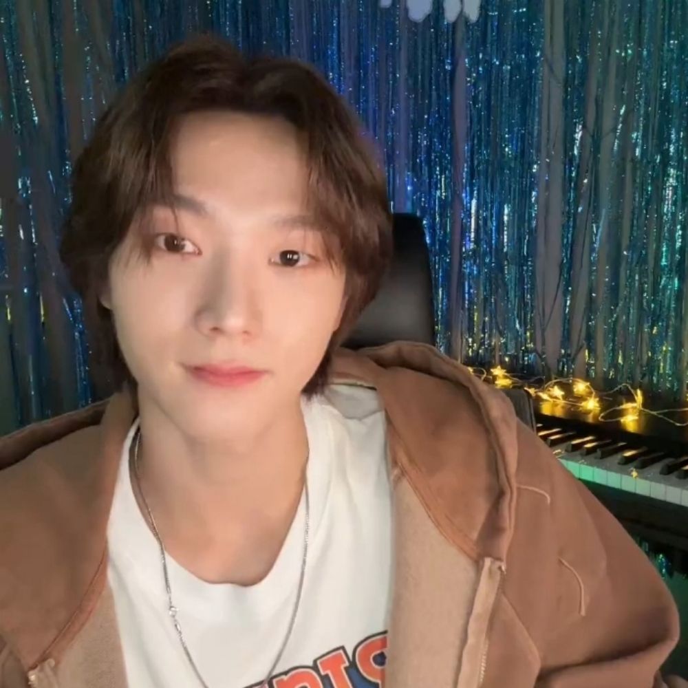 ily៹