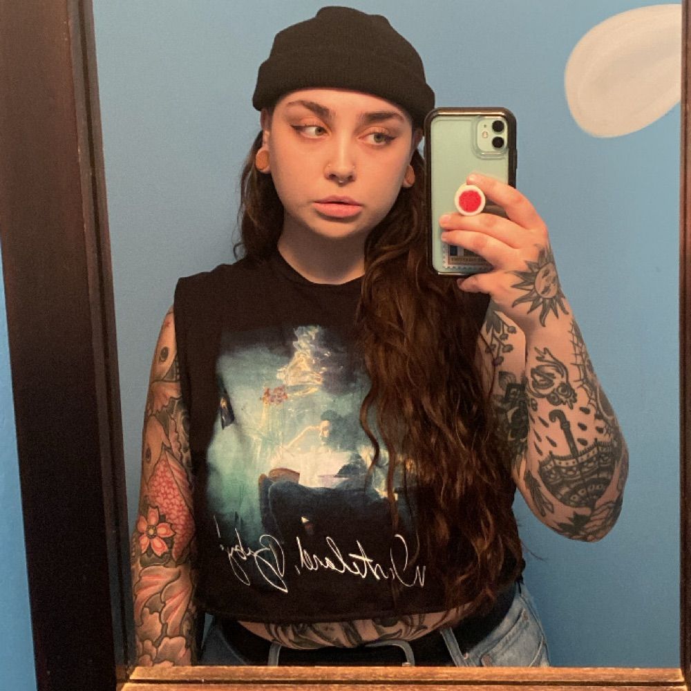 danica-xanthé (they/them) 🌷🌈