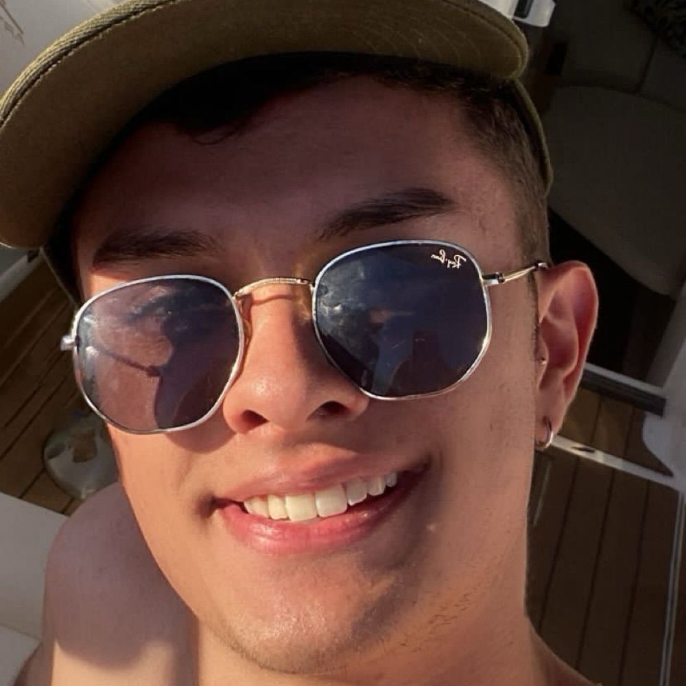 Andrew Oliveira