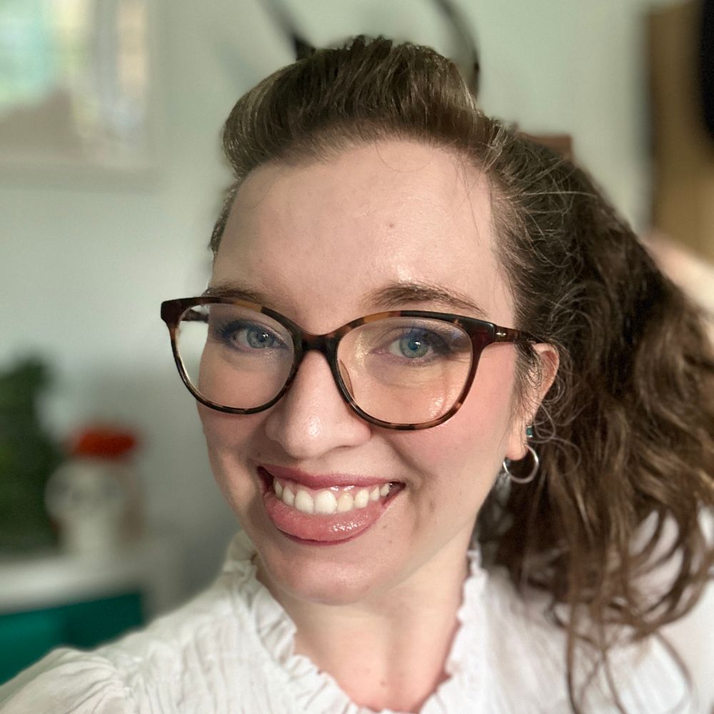 Eamhair MacGriogair / Maya Evan MacGregor