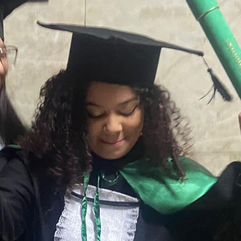 Biomédica pela UFMG 