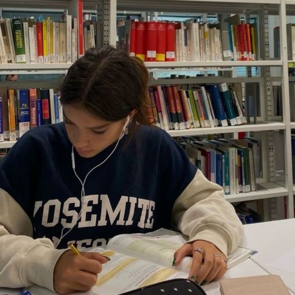 lu ˖ 📚