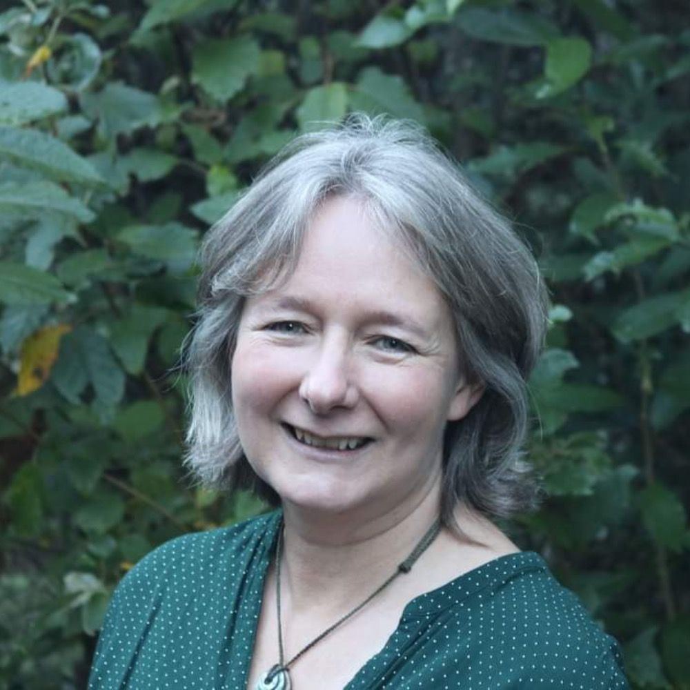 Dr Lynne Taylor