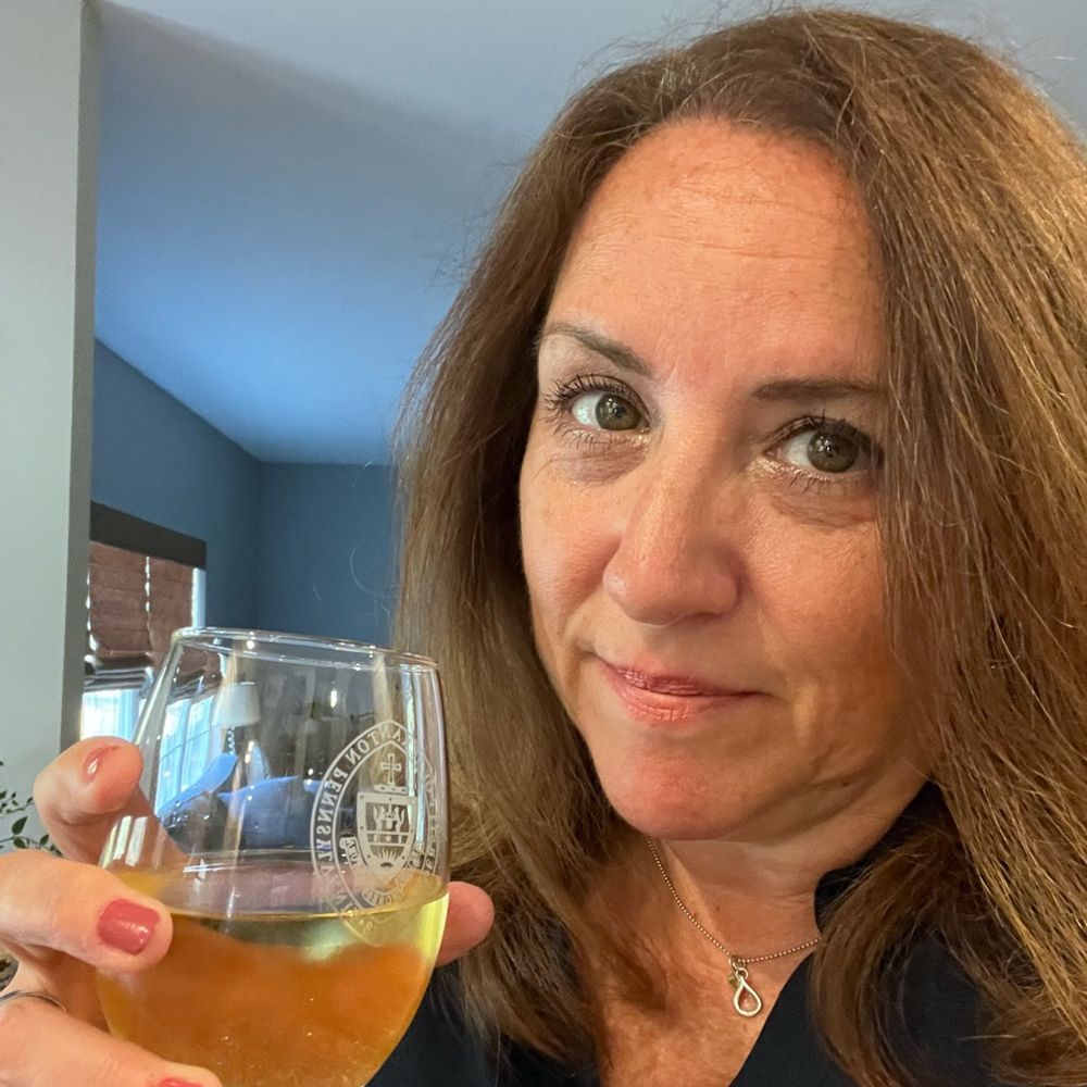 Meg💙🦅🐾🍷