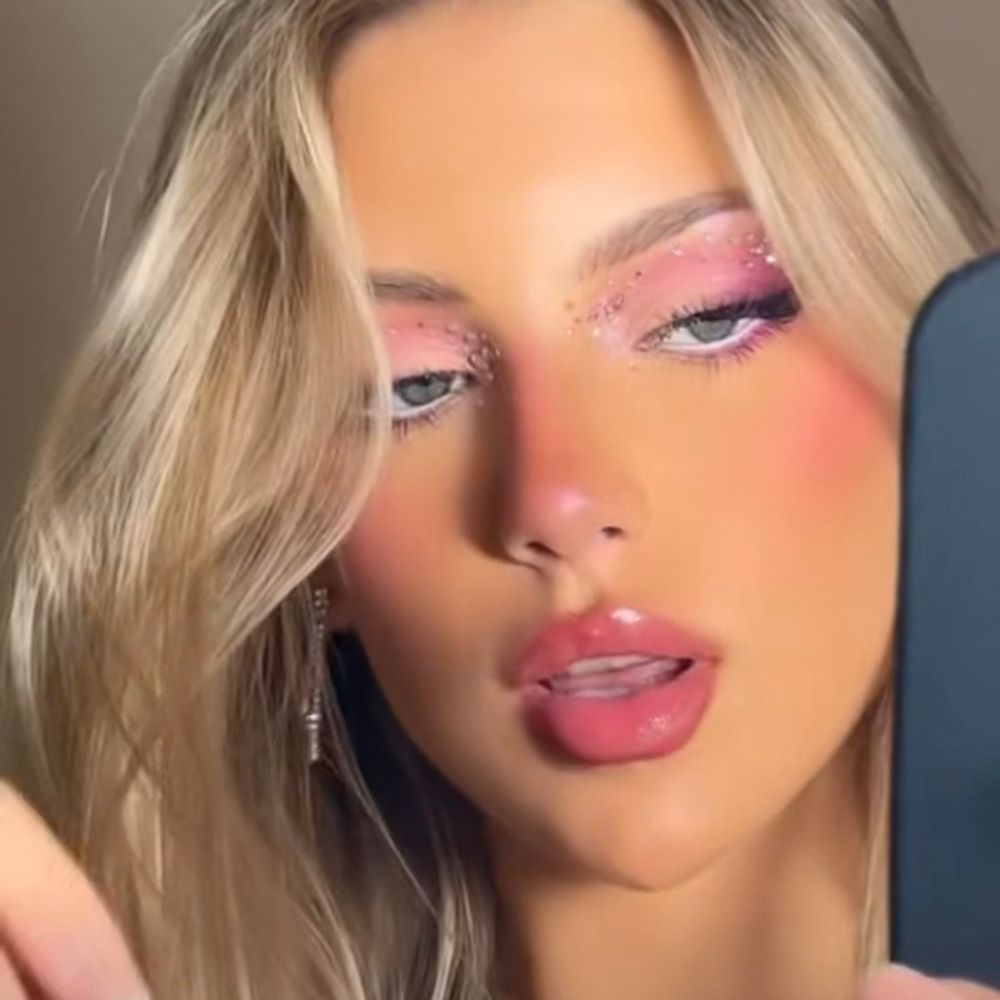 sofía armani.
