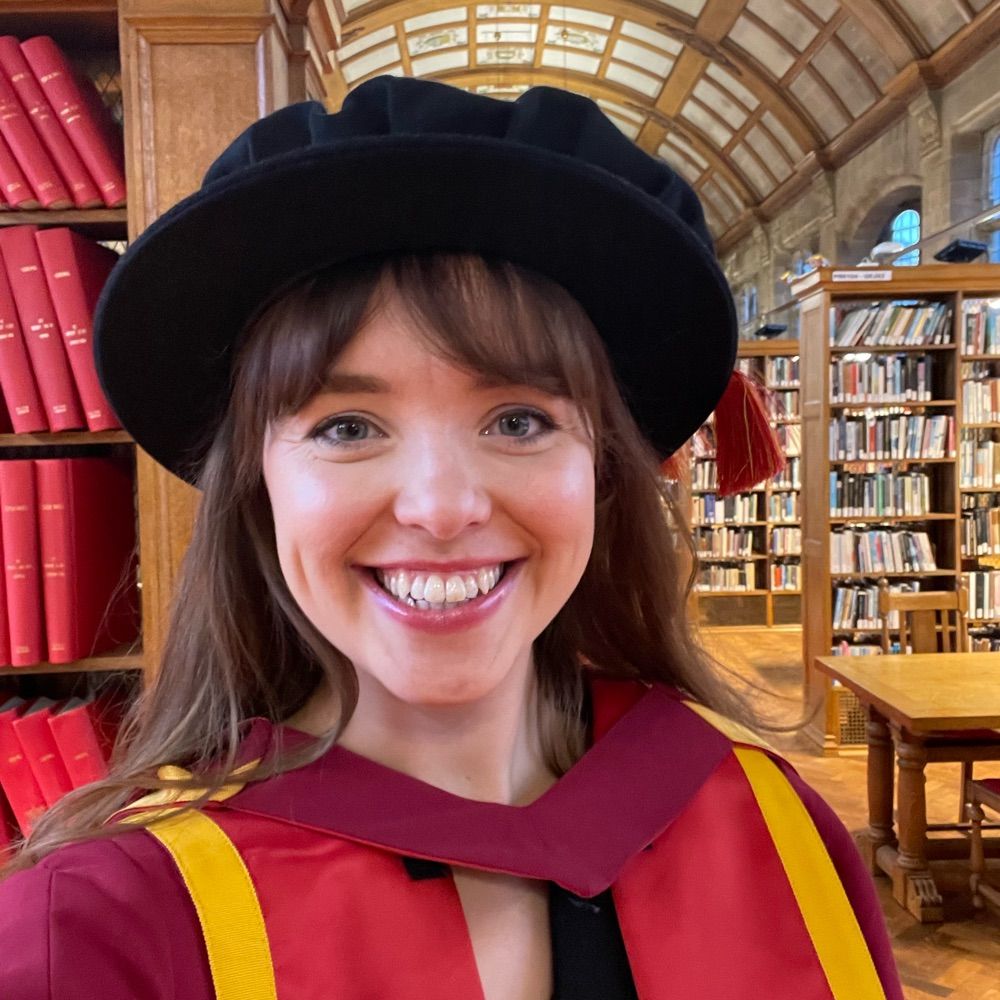 Dr Nia Jones