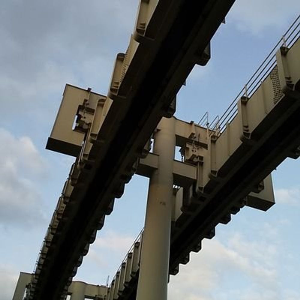 よあけな