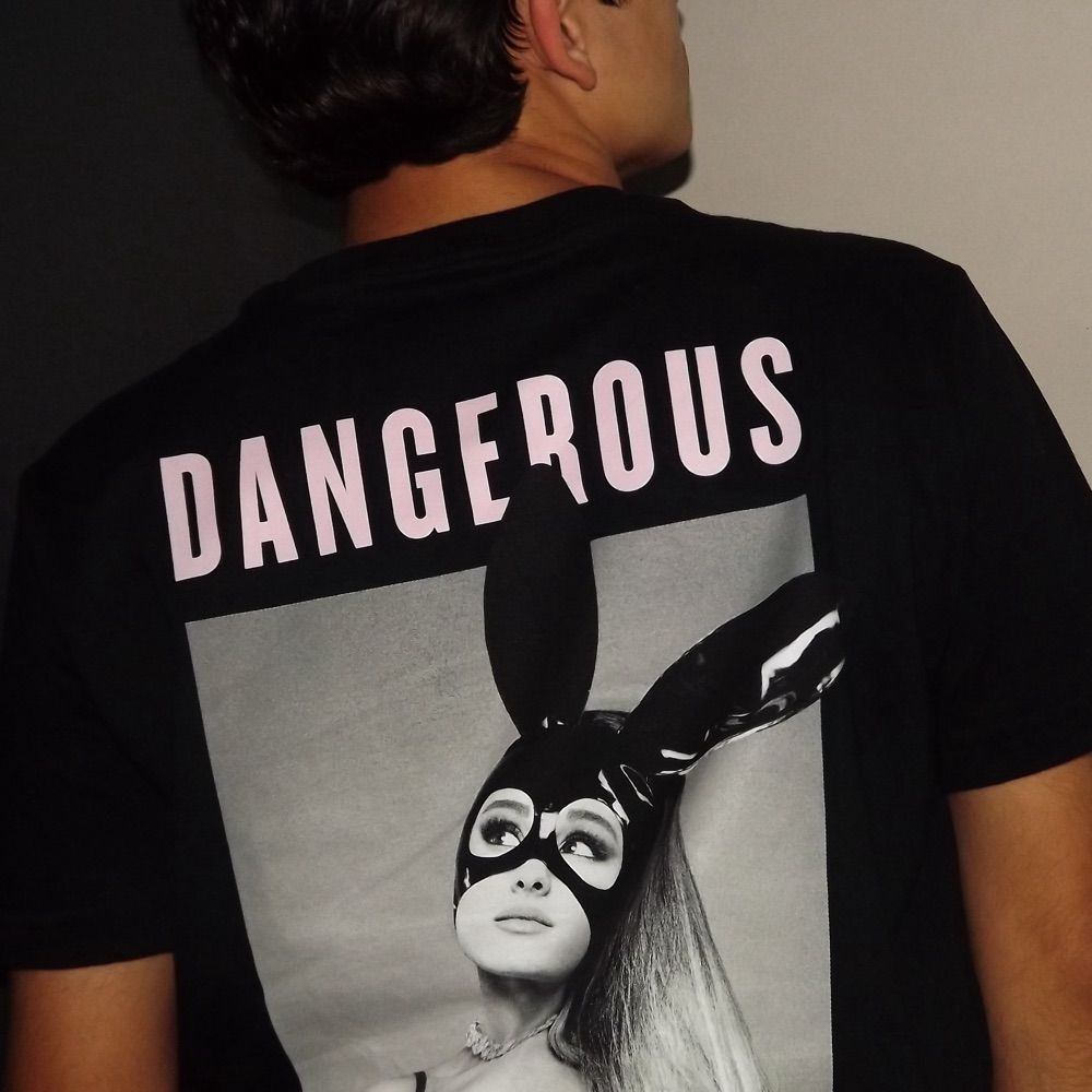 ǝlʇsǝu ɐp ǝʇɐloɔoɥɔ (taylor’s version)