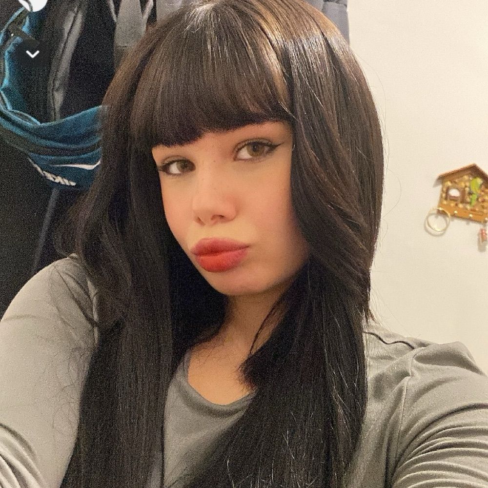 Lívia.