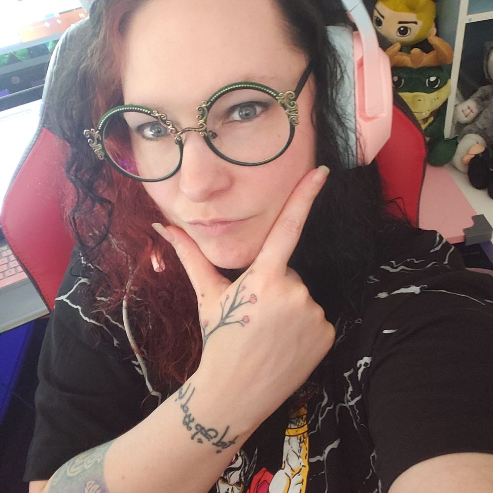 Mimiru Riley 🍻✨️IS QUERYING✨️🍻