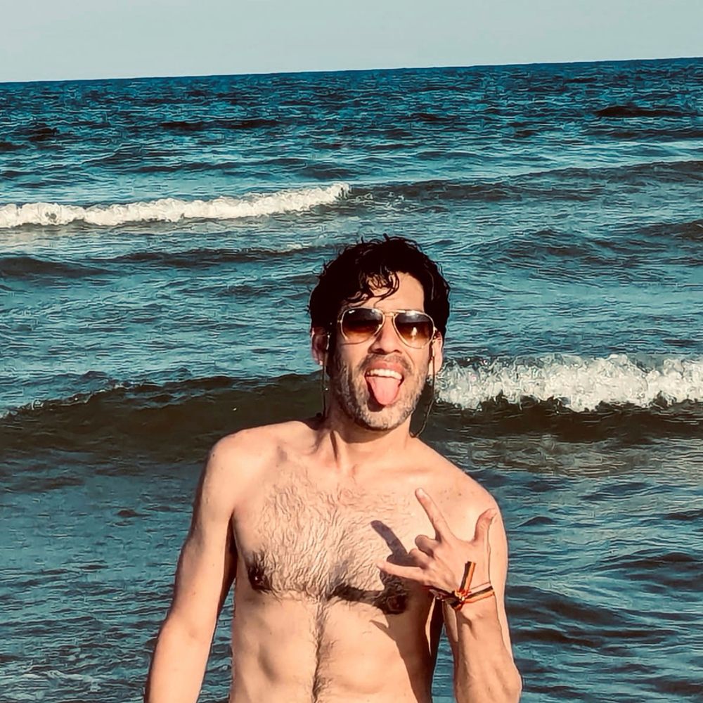 ✌🏽