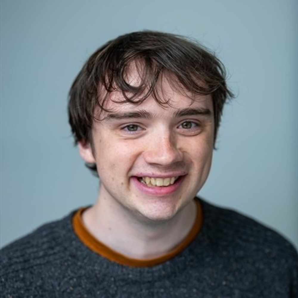 Dr Gareth Hawkes