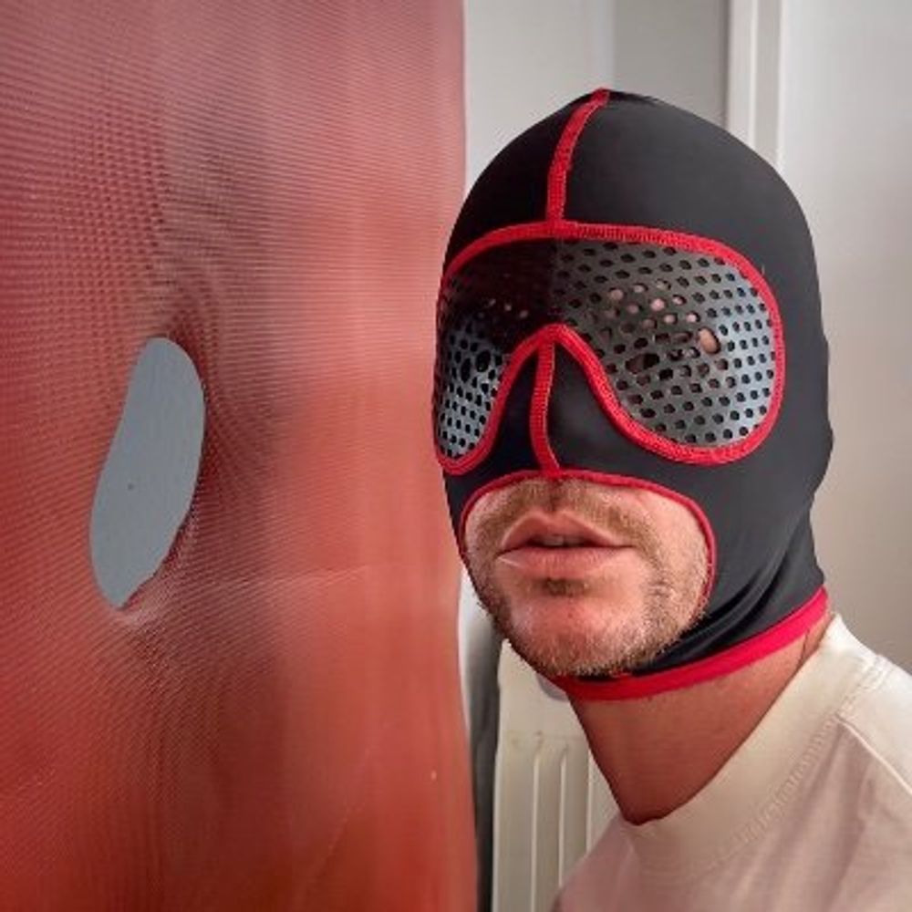 GloryholeBCN (68k on @X)