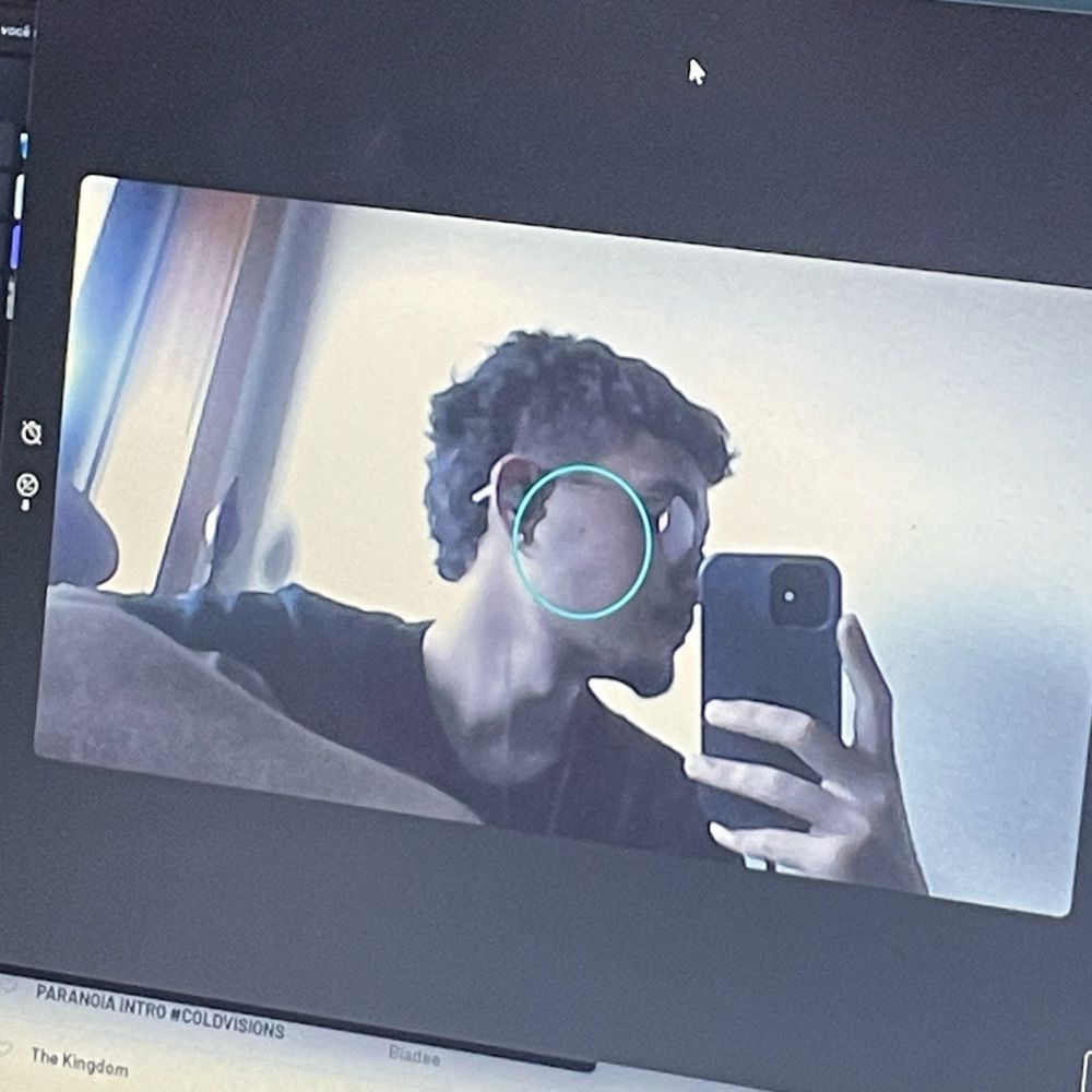 ⠀