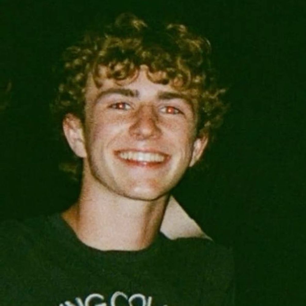 vini (walker's bf)