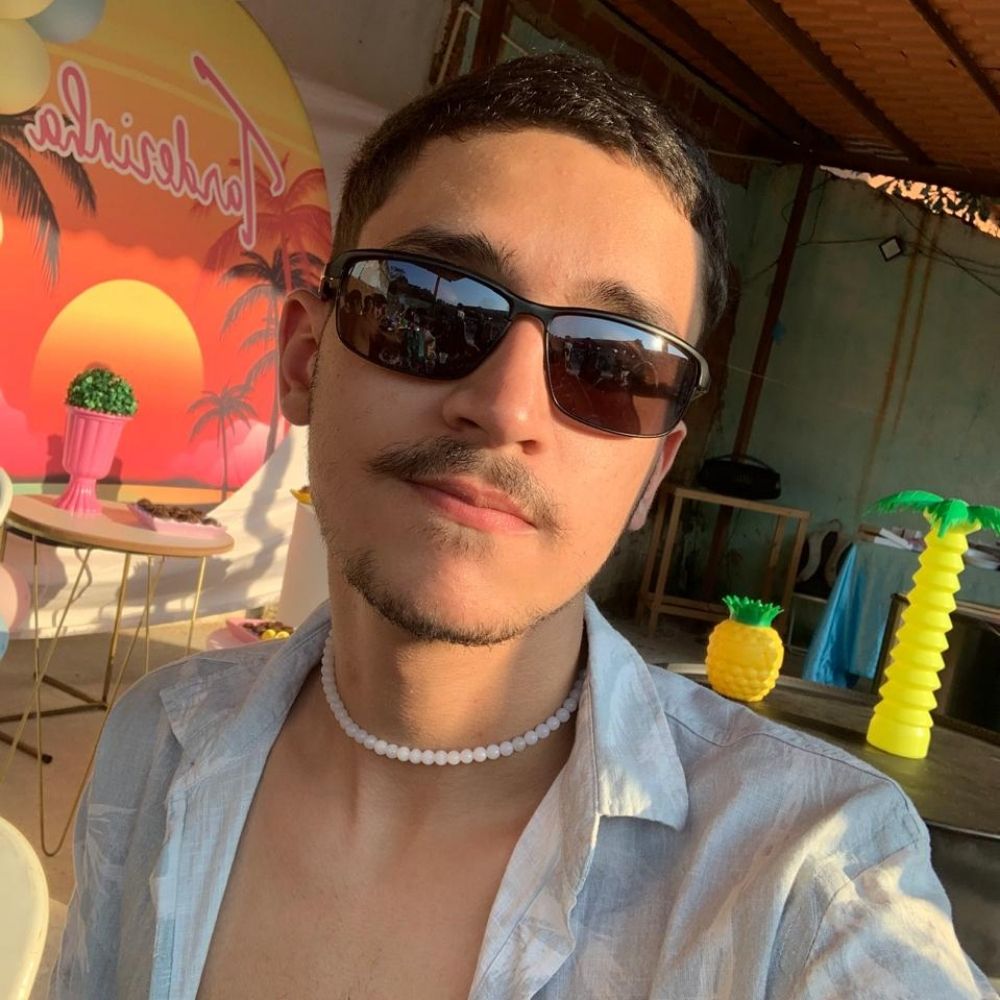 Leleo.beijinhos