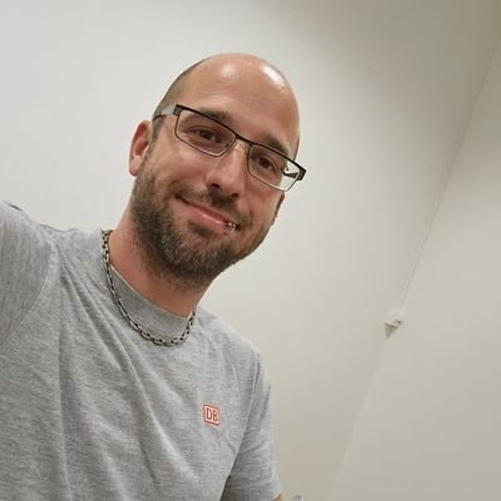 Tobias Menzi