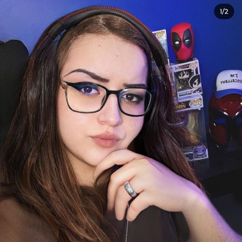 V👾