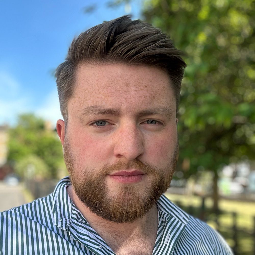 Dr Lewis Hughes