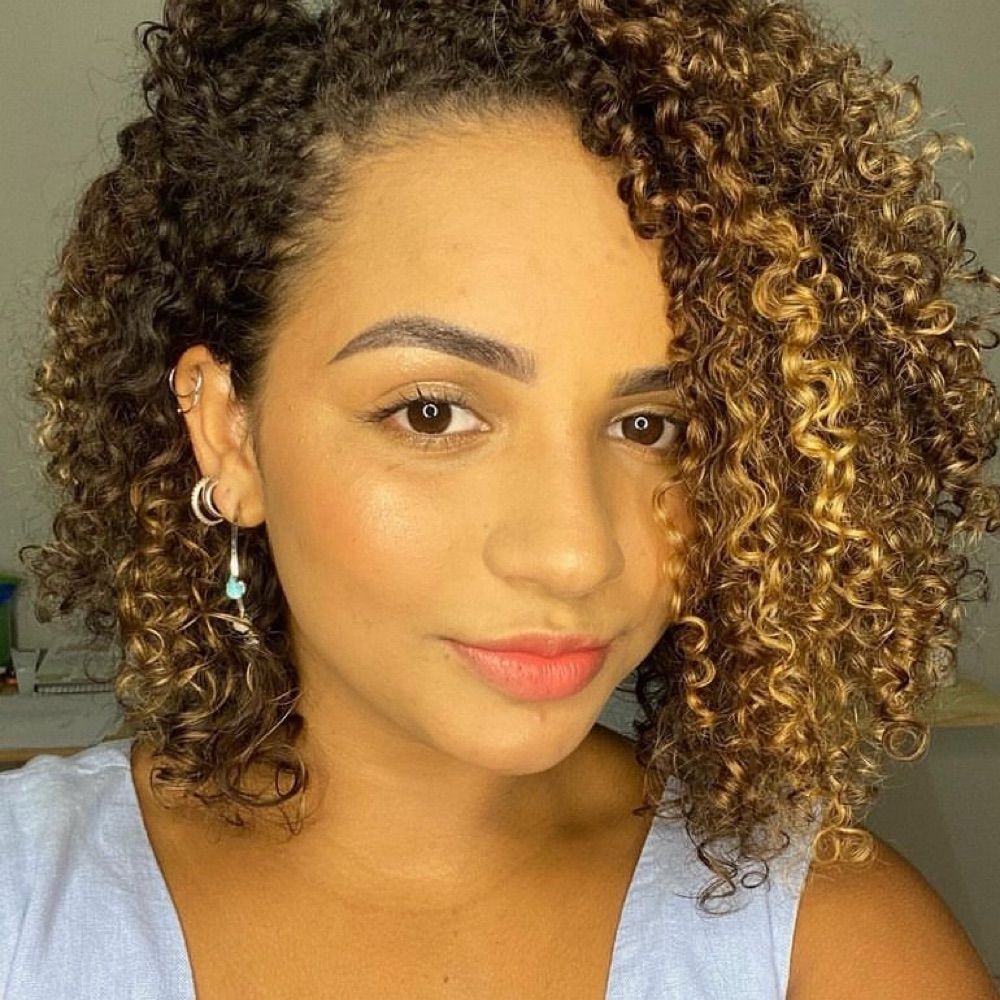 Lorrayne Flores 