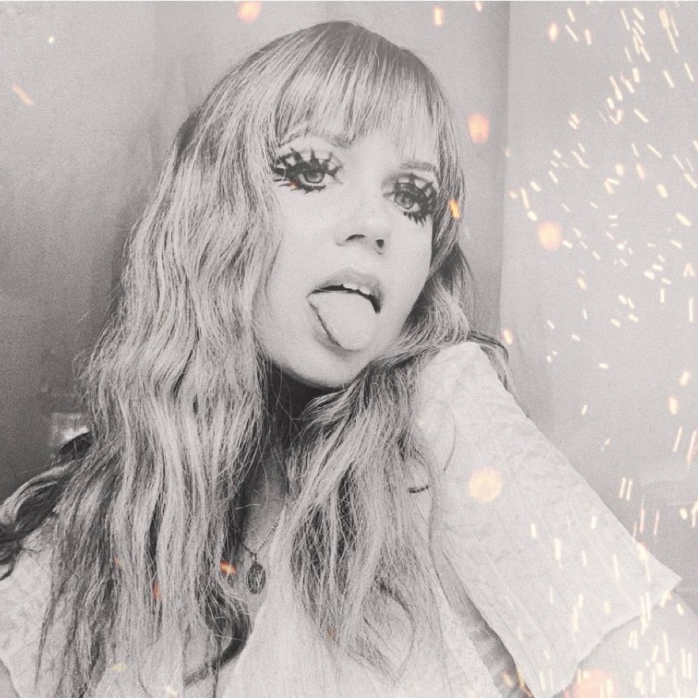 laety🪽✧.*