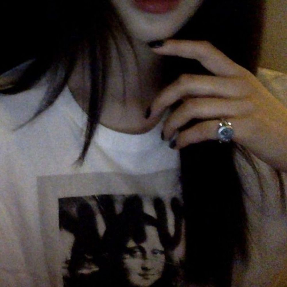 V.