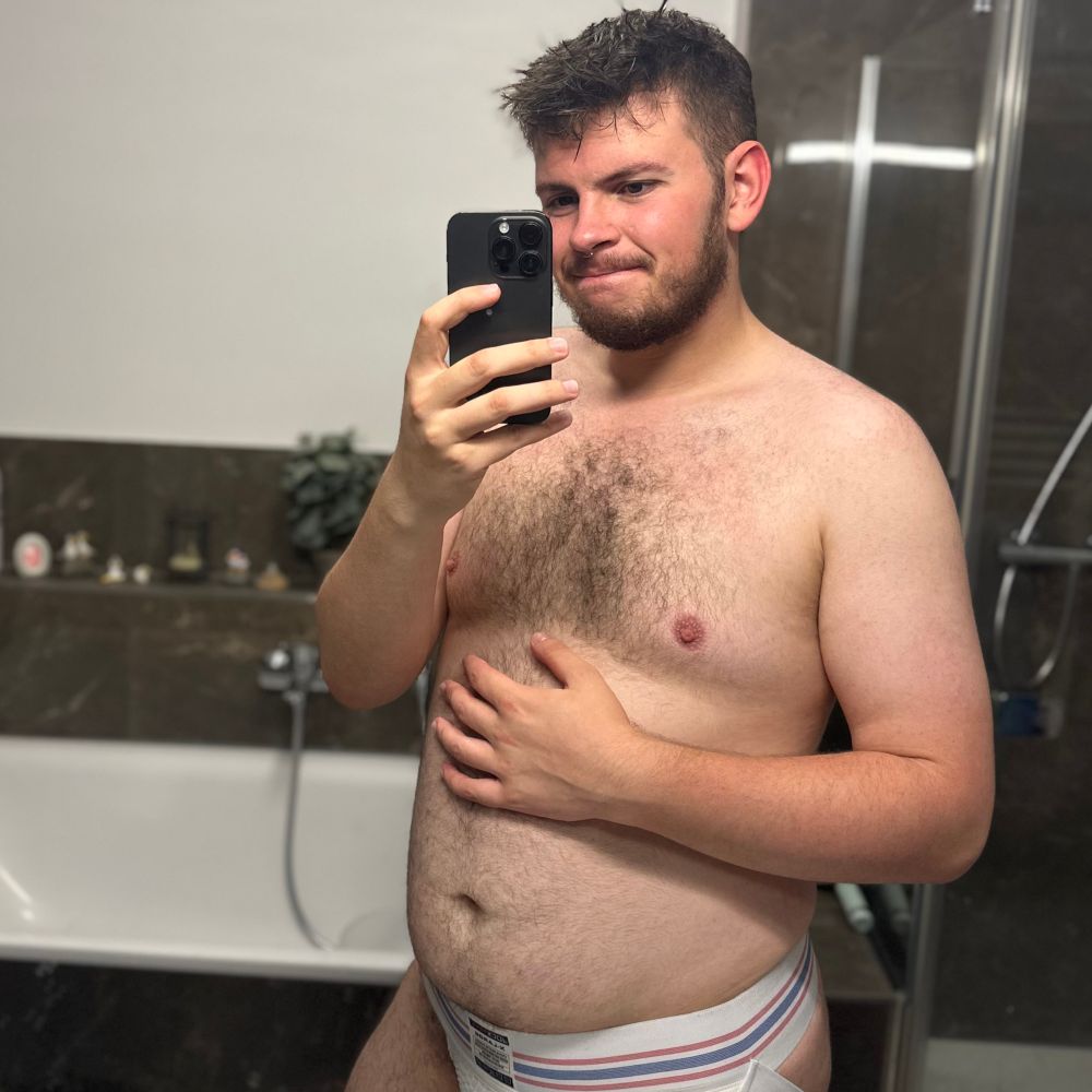Aaron the cub 🔜 Sitges