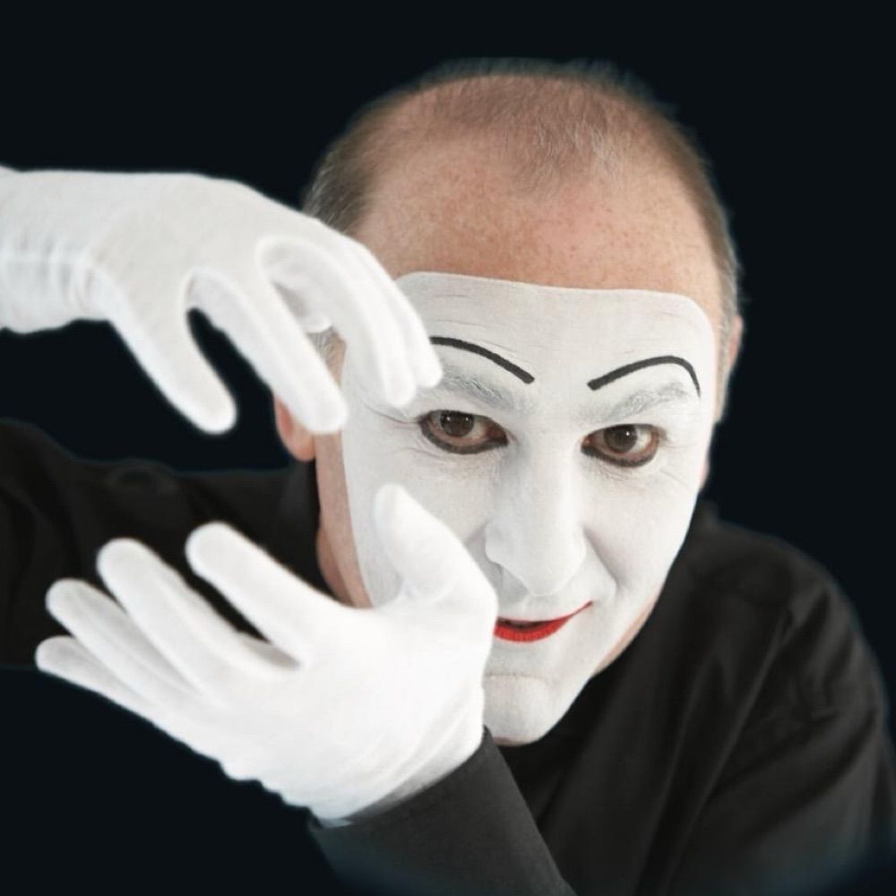 Mime Actor Carlos Martínez
