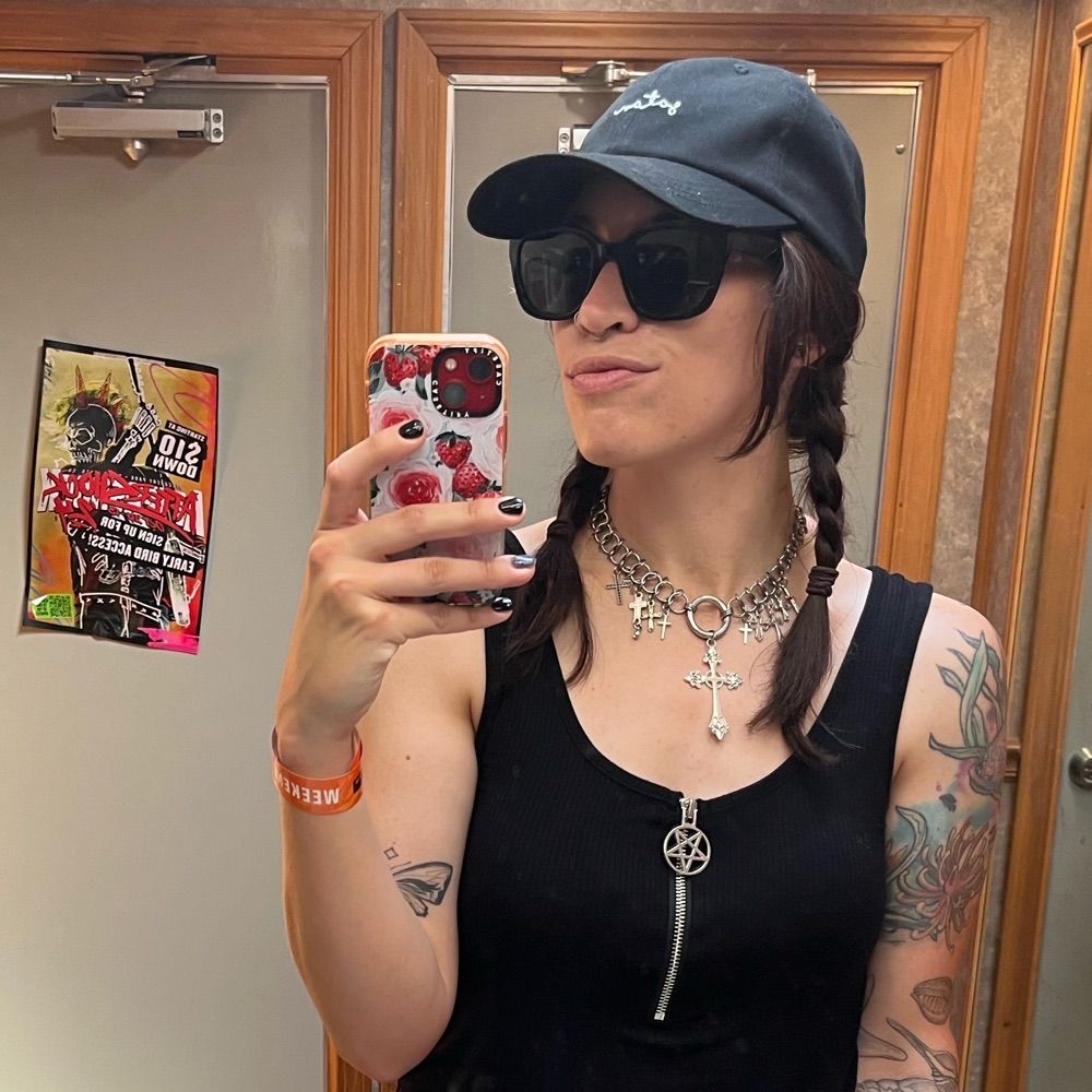 magdeline 🐝 🛸