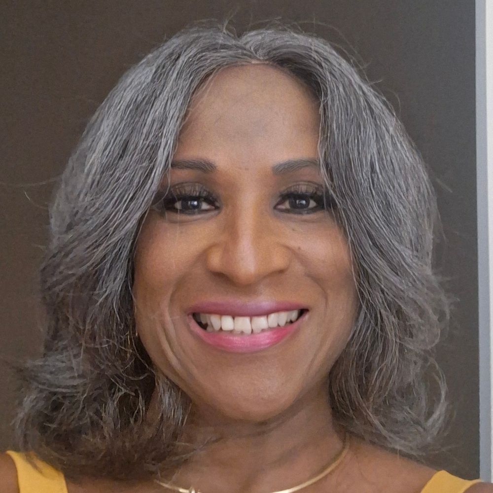 Laurie C. @mysugaman.bsky.social