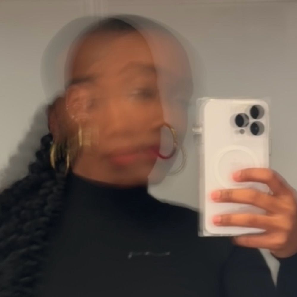 A. 🦋