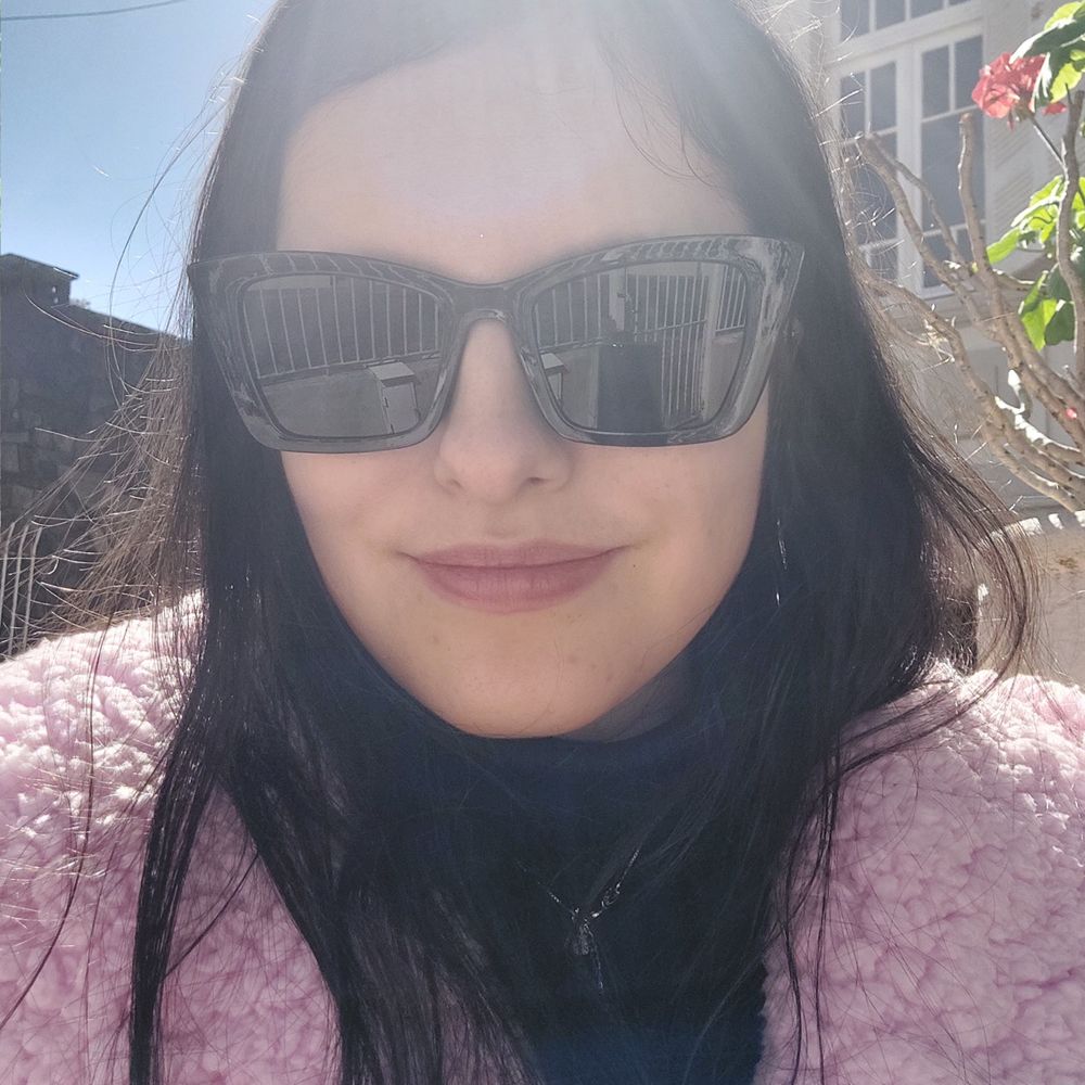 LARISSA.
