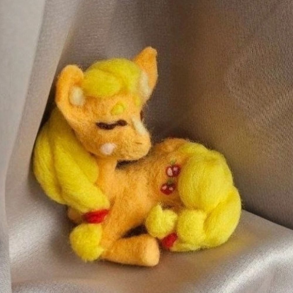 i'm felting🌻