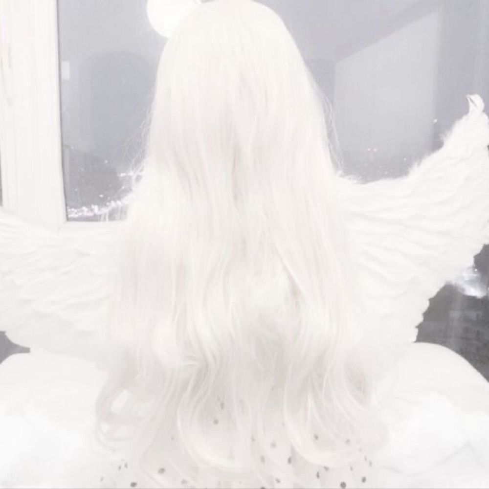   ♱