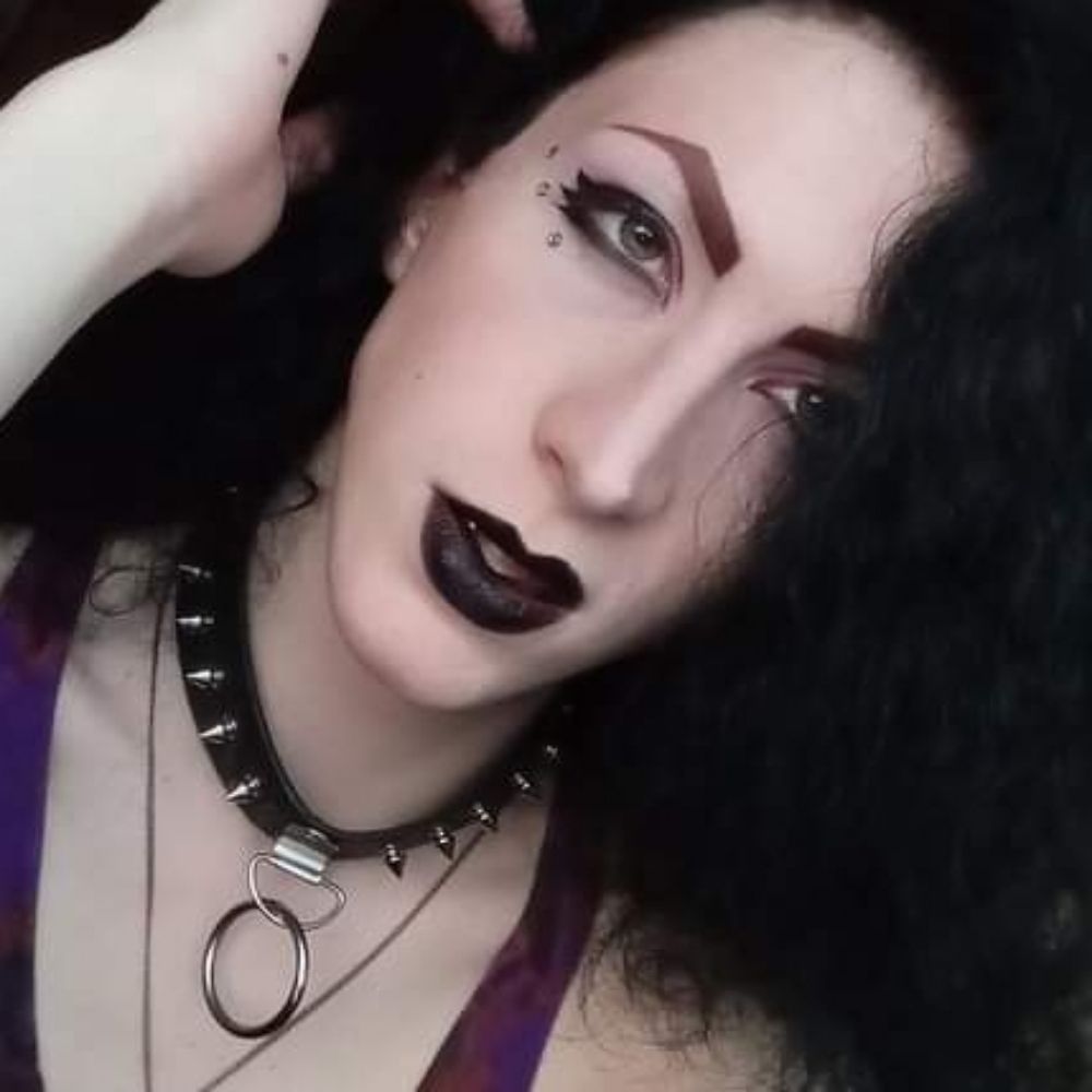 Eris Ivy Black