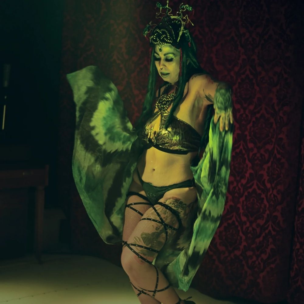 Rosita Rebelde Burlesque