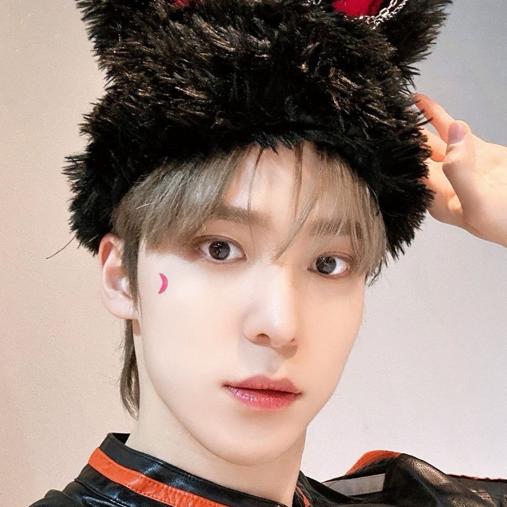 รอชอ. ♡ ⋆·˚ ༘ *