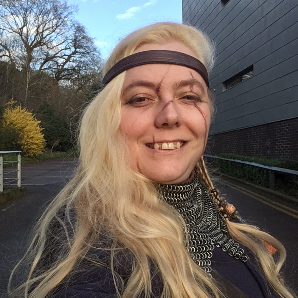 Steph Pardoe - Nerdy Artist Person