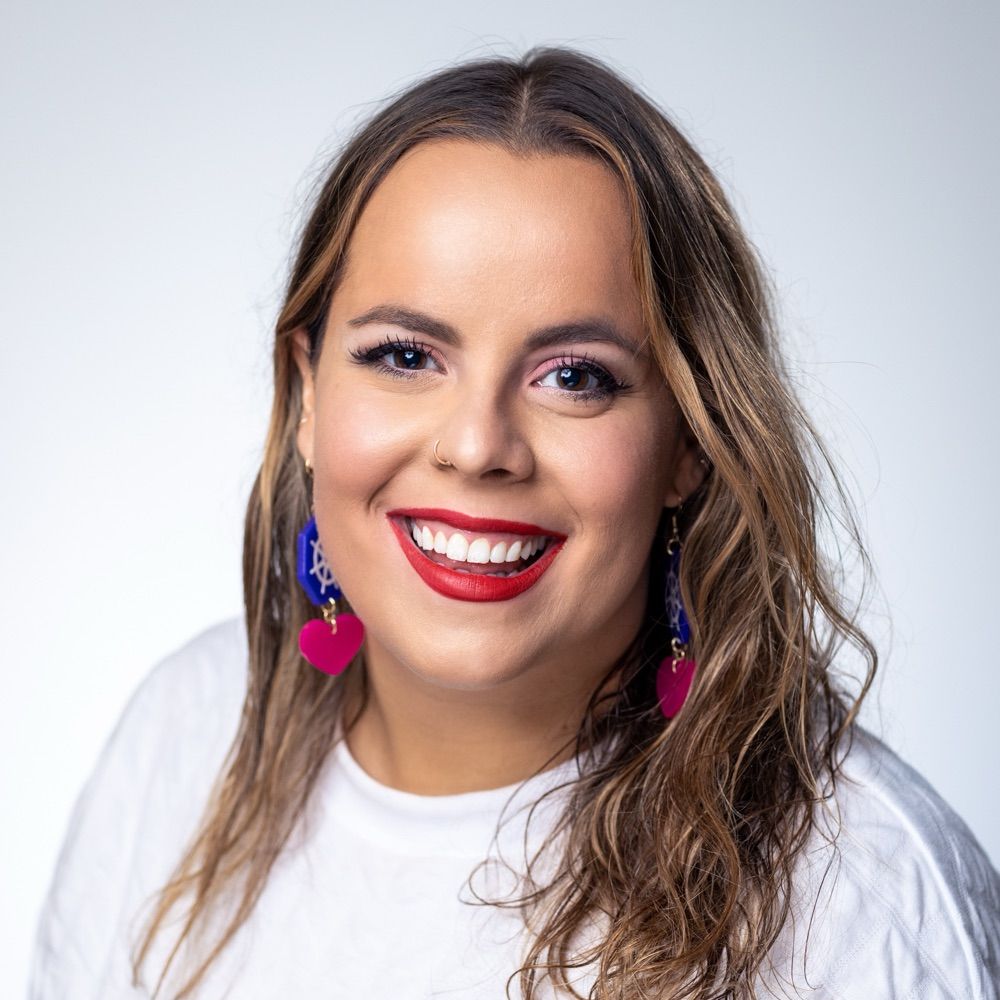 Ana Margarita Medina 👩🏽‍💻🌴✨