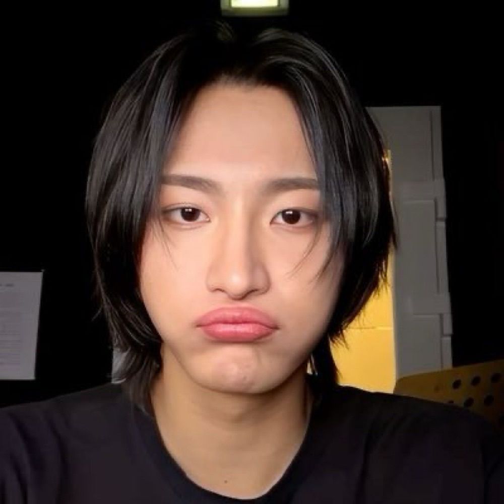 Karol VIU O ATEEZ