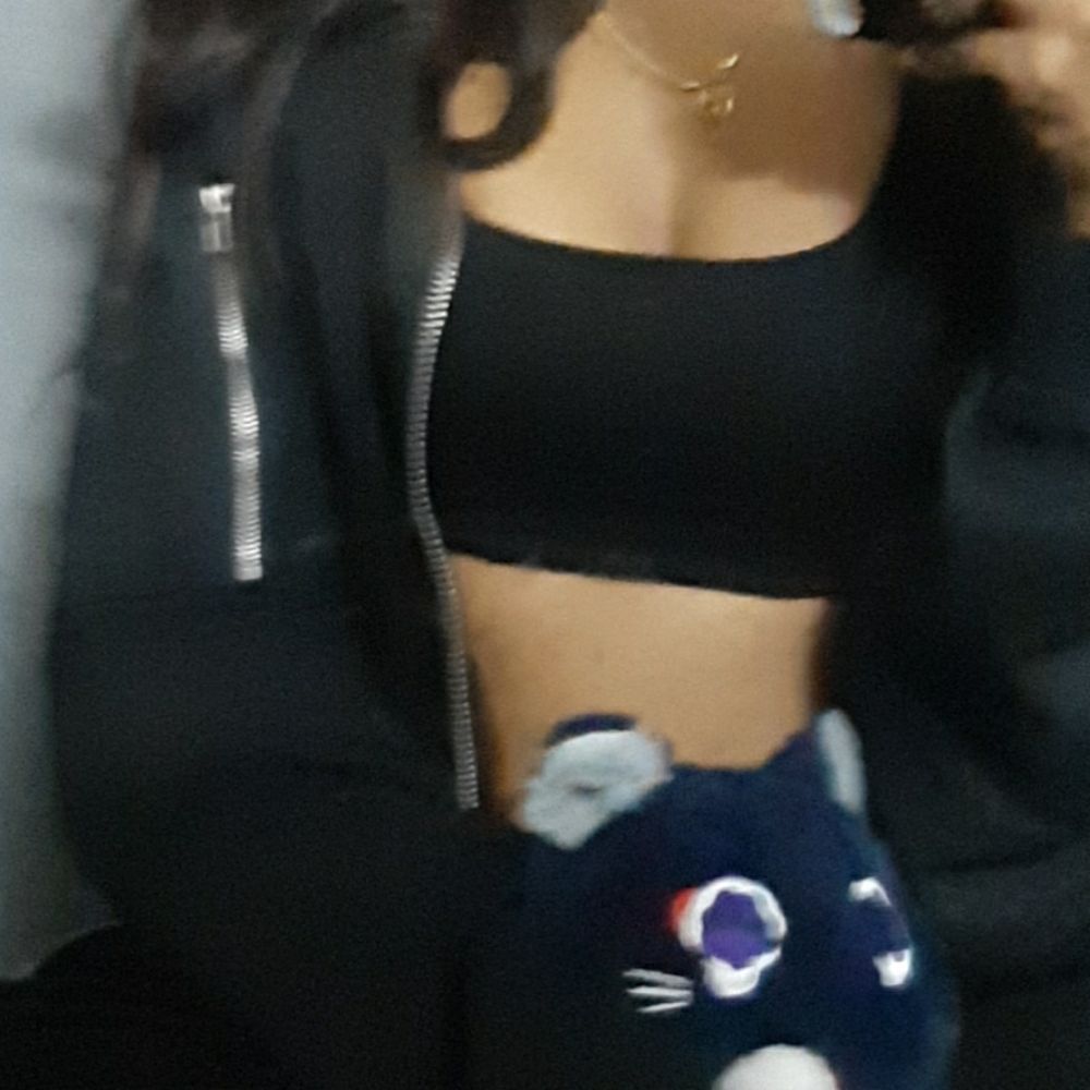 月